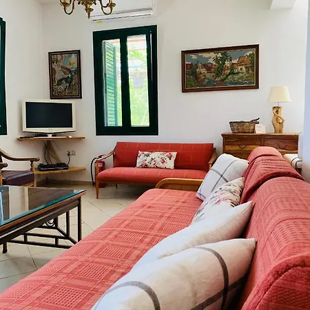 House Teménia