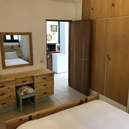 House * Teménia